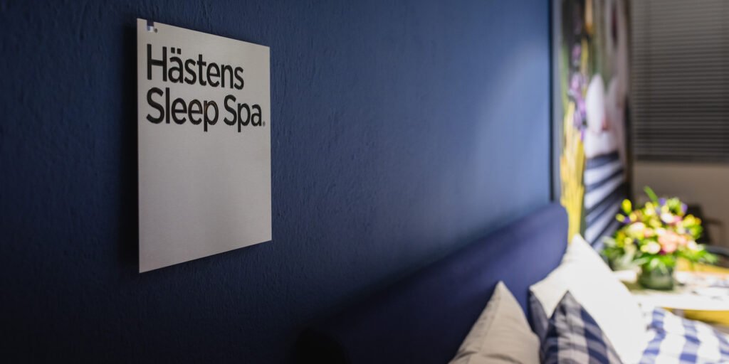 Hästens Sleep Spa Prehod Hästens Sleep Spa Prehod omogoča preizkus vseh naboljših modelov postelj Hästens. Nakup postelje po vaši meri.